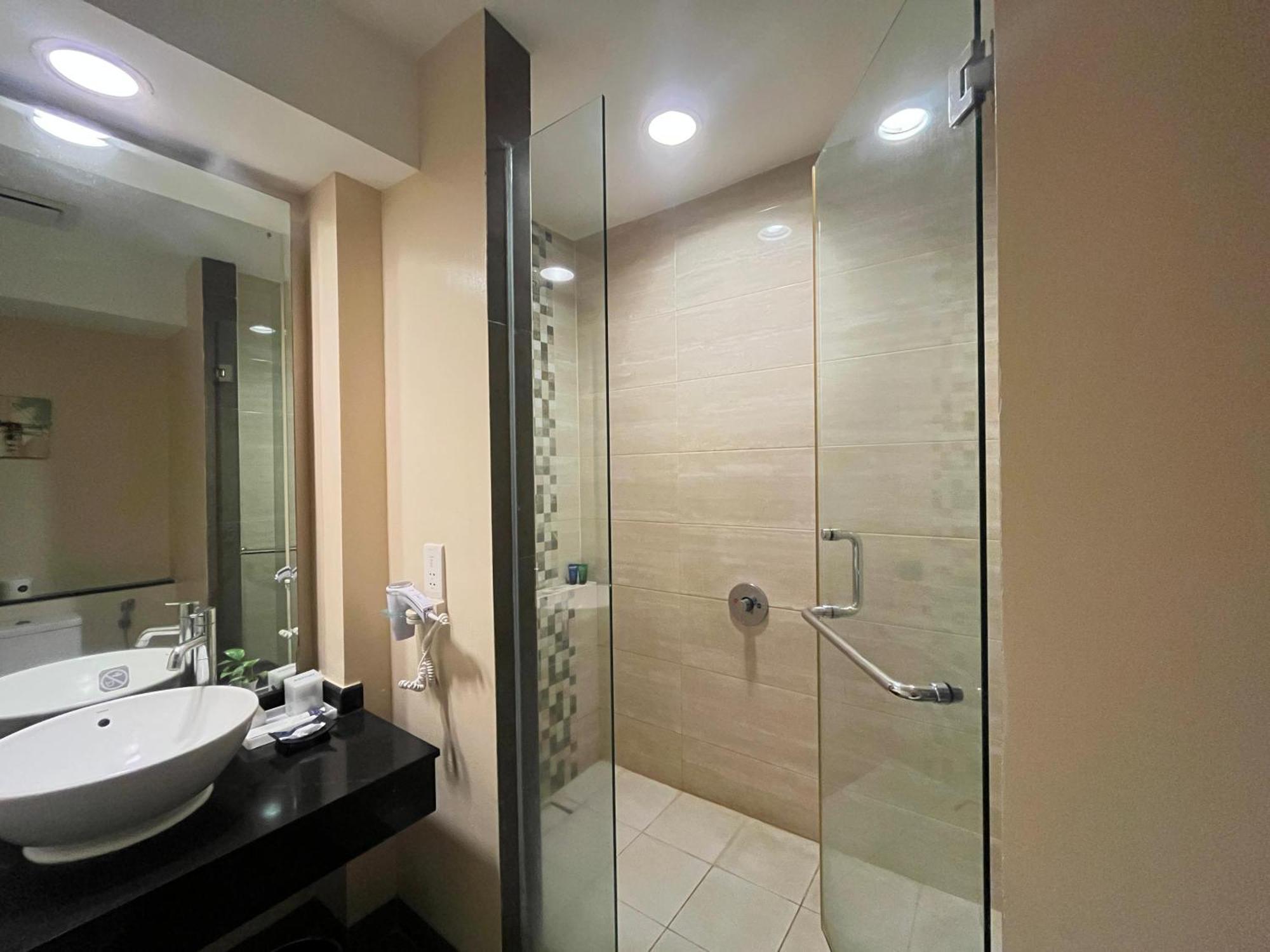 Aston Bogor Hotel And Resort Экстерьер фото